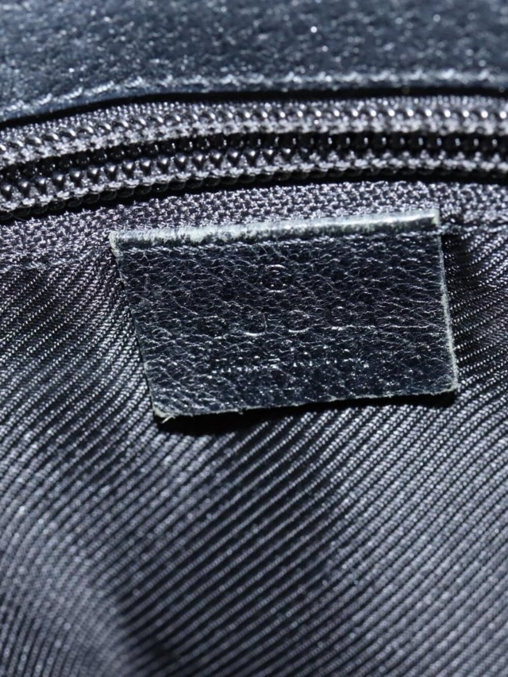 Authentic GUCCI GG Canvas Shoulder Bag Black Silver 114273 - Picture 7 of 16